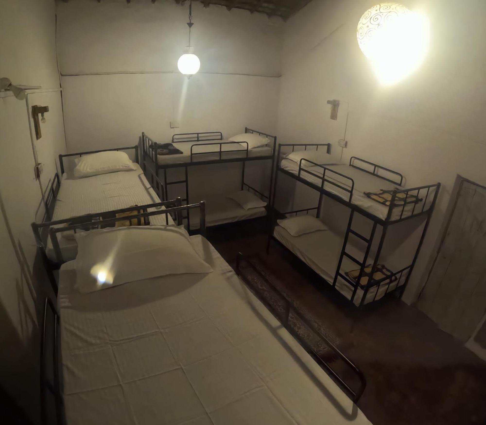 Streetmates Hostel Анжуна Экстерьер фото