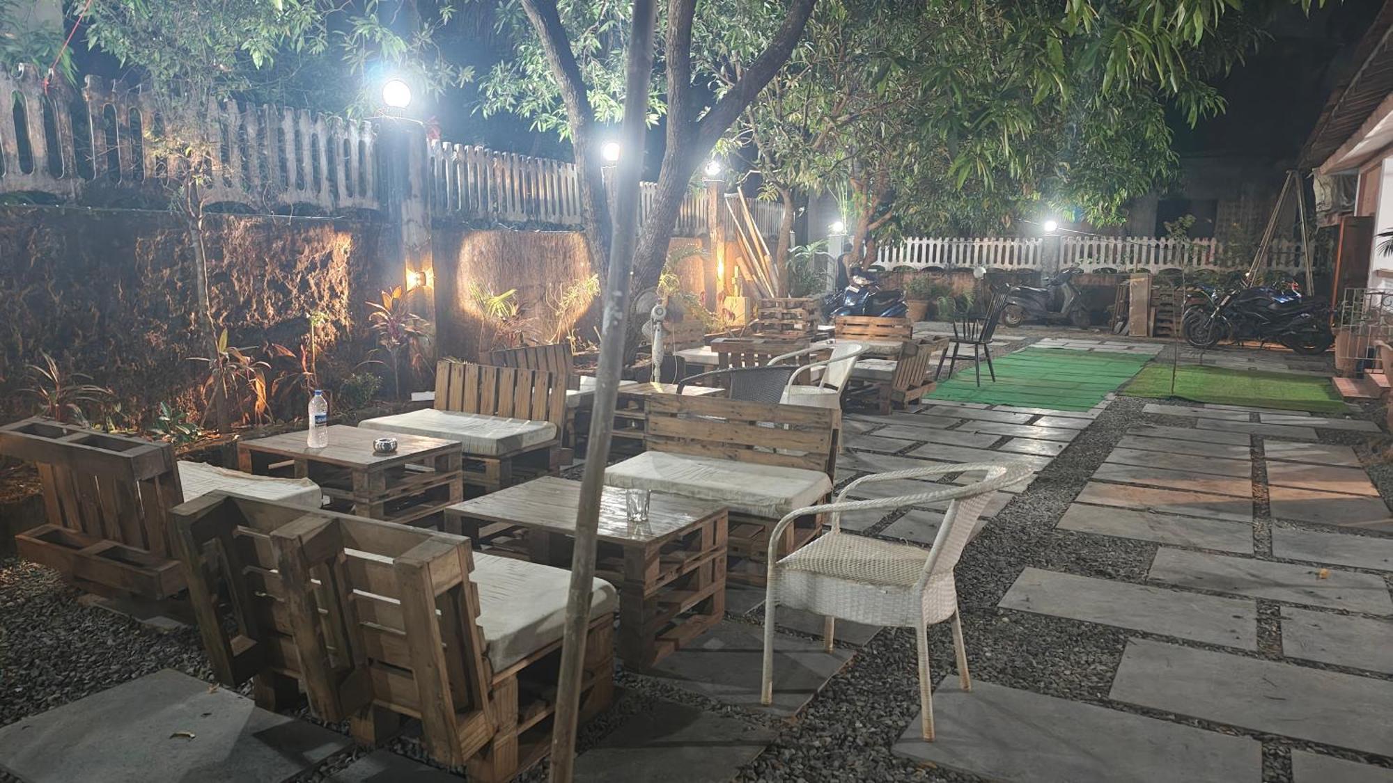 Streetmates Hostel Анжуна Экстерьер фото