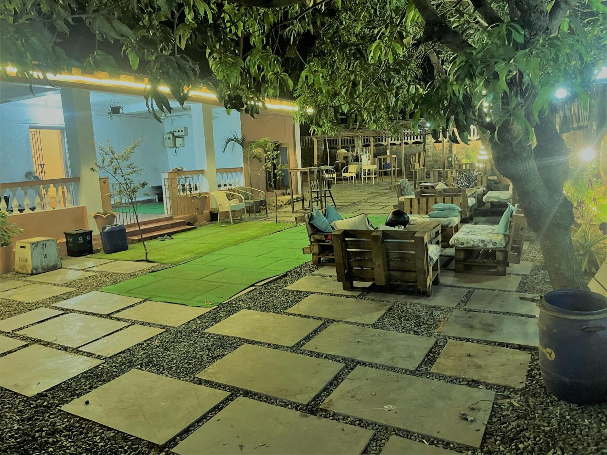 Streetmates Hostel Анжуна Экстерьер фото