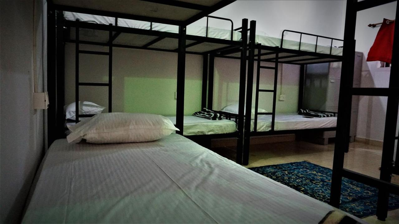 Streetmates Hostel Анжуна Экстерьер фото