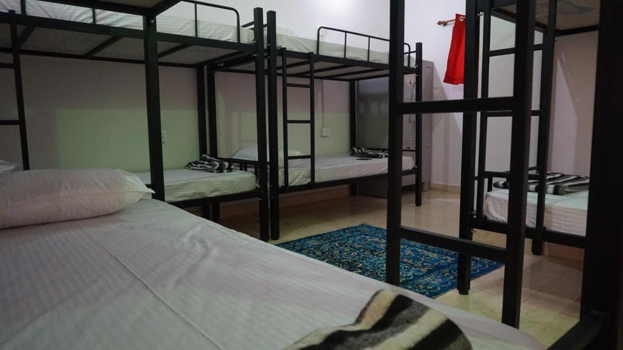 Streetmates Hostel Анжуна Экстерьер фото